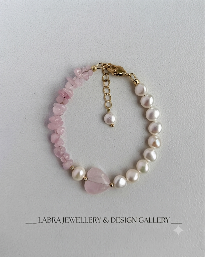 دستبند زنانه پلاک قلب رزکوارتز